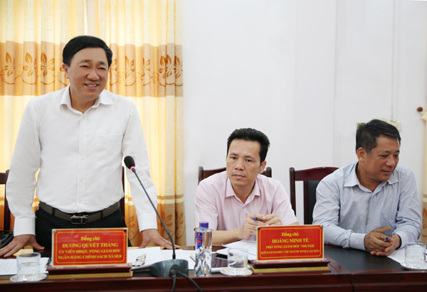 Đoàn công tác NHCSXH làm việc tại huyện Mường Tè