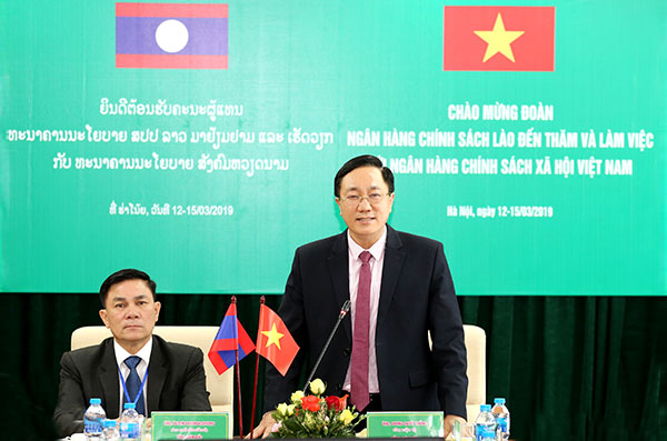 Ngân hàng Chính sách nước CHDCND Lào thăm và làm việc tại NHCSXH Việt Nam