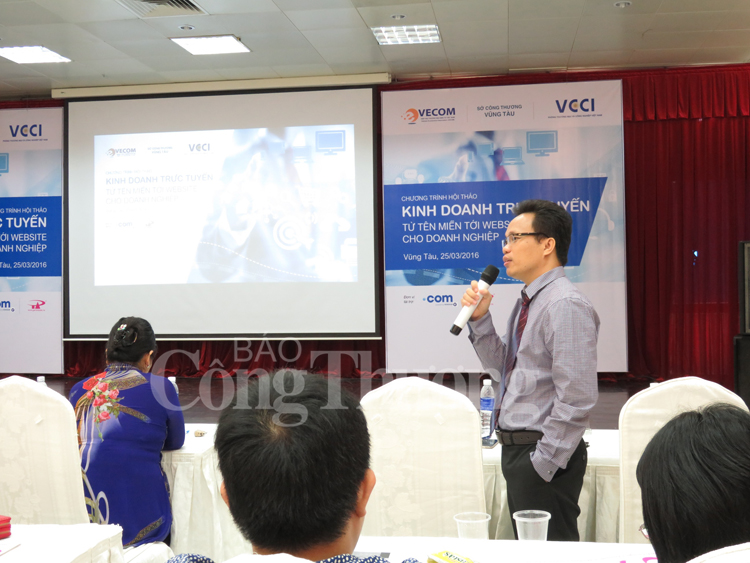 Doanh nghiệp vừa và nhỏ Việt Nam tận dụng sự phát triển của thương mại điện tử trên nền tảng di động