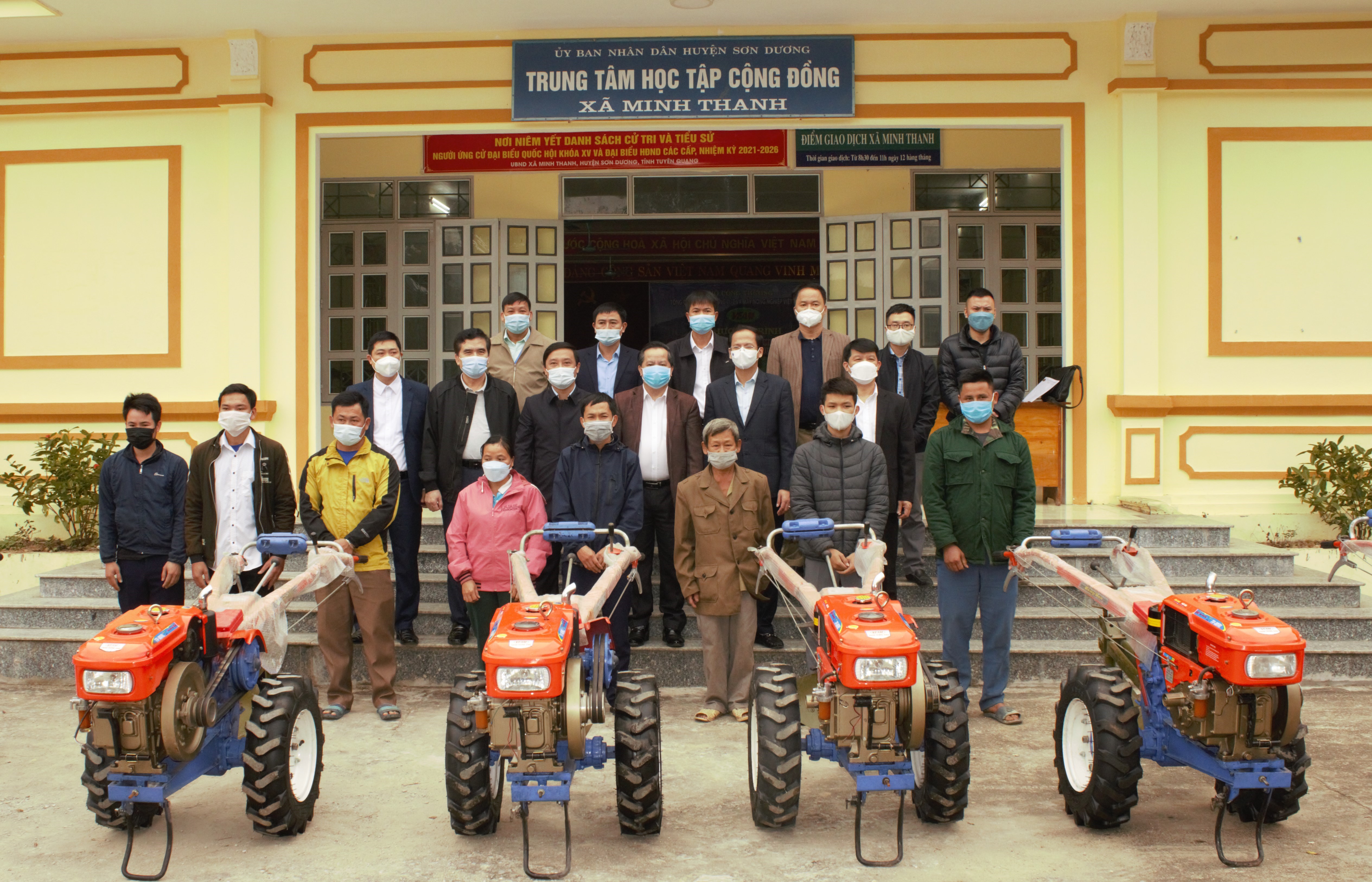 Công đoàn VEAM trao máy kéo cho bà con hộ nghèo xã Minh Thanh, huyện Sơn Dương, tỉnh Tuyên Quang