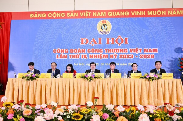 Phiên thứ nhất Đại hội Công đoàn Công Thương Việt Nam lần thứ IV