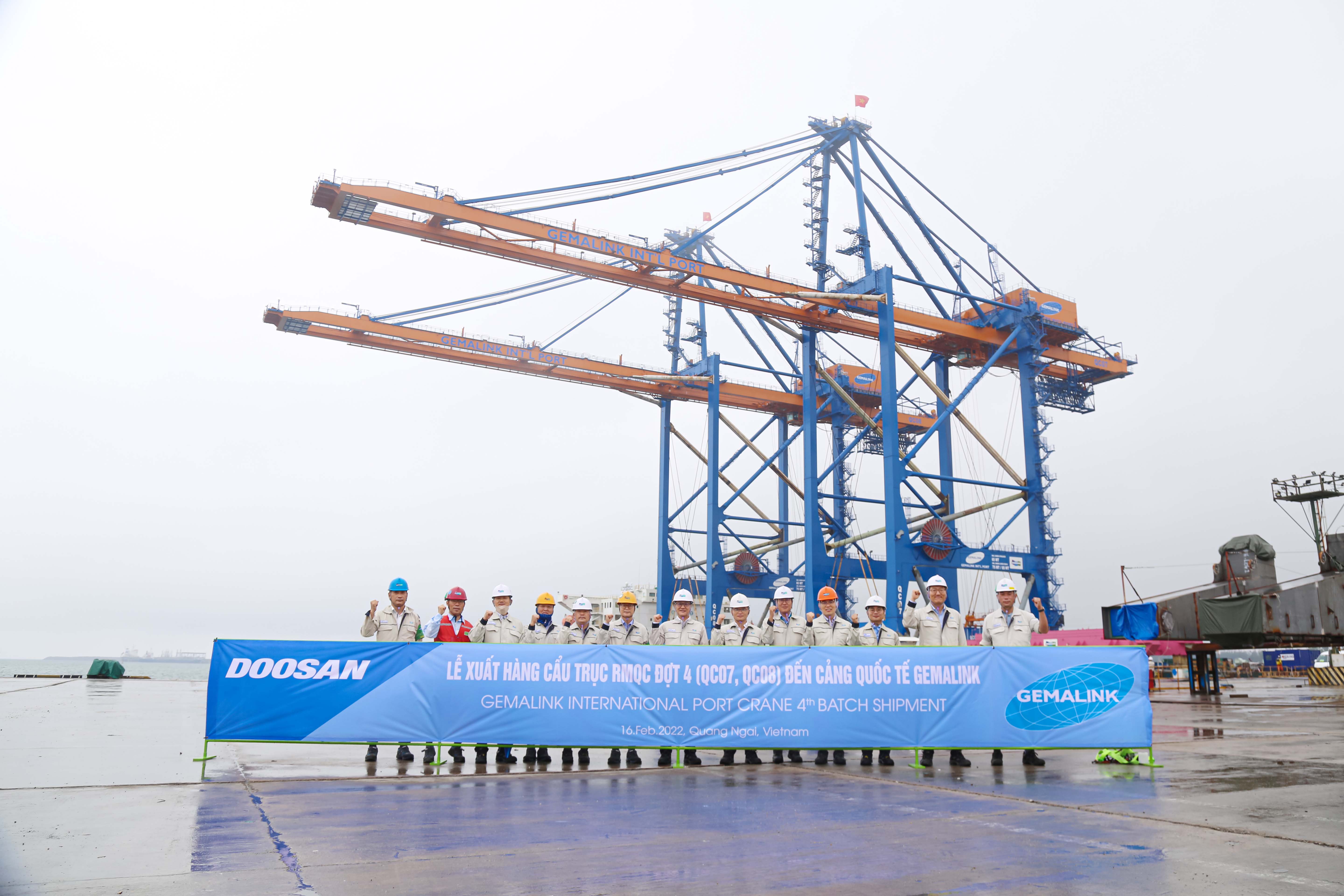 Doosan Vina hoàn tất cung ứng 8 cẩu bờ cho cảng quốc tế Gemalink